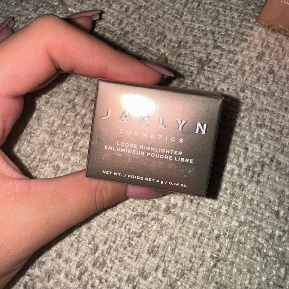 BRAND NEW JACLYN COSMETICS BEAM LIGHT HIGHLIGHTER - Picture 1 of 3